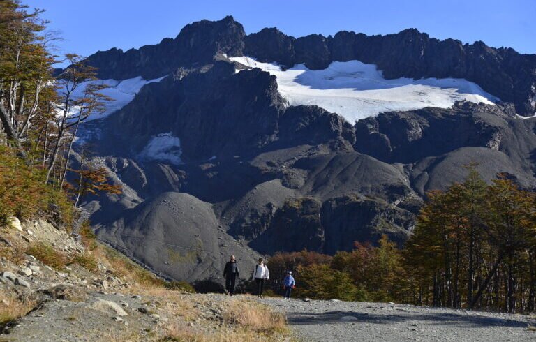 Trekking Glaciar Martial Sunset