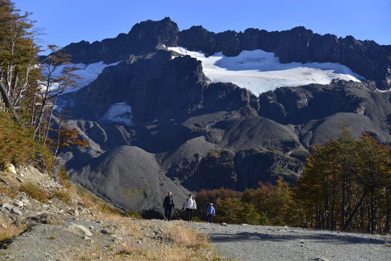 Trekking Glaciar Martial Sunset